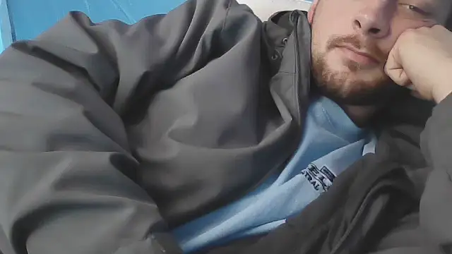 Snapshot of hjedgingcontent chatting on 11-26-25, 03:35 hjedgingcontent online show from 11-26-25, 03:35