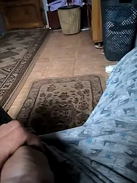 Snapshot of Alexutz21 chatting on 03-28-26, 05:07 Alexutz21 online show from 03-28-26, 05:07