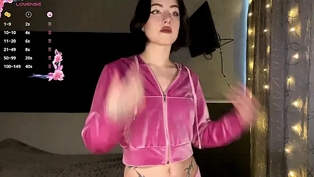 Snapshot of Meowluly chatting on 02-09-26, 11:42 Meowluly online show from 02-09-26, 11:42