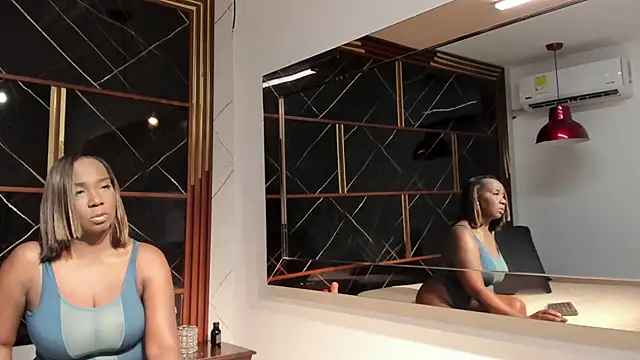 ZoeCollin online show from 12-18-25, 07:31