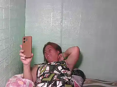 Snapshot of Smilinglovely chatting on 05-18-26, 08:09 Smilinglovely online show from 05-18-26, 08:09
