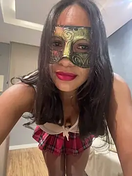 Snapshot of LunnaMaska chatting on 12-23-25, 03:15 LunnaMaska online show from 12-23-25, 03:15