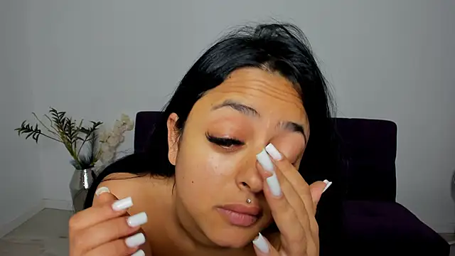 Snapshot of Serennax chatting on 12-04-25, 05:39 Serennax online show from 12-04-25, 05:39