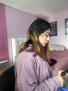 MaddieHunter online show from 01-13-26, 02:33