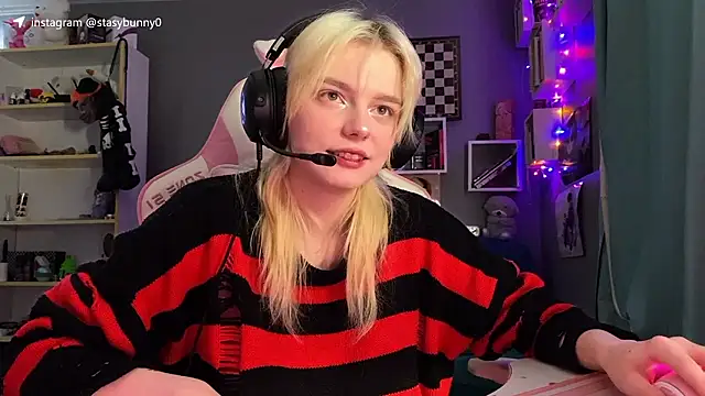 KittyLarva online show from 01-09-26, 08:50