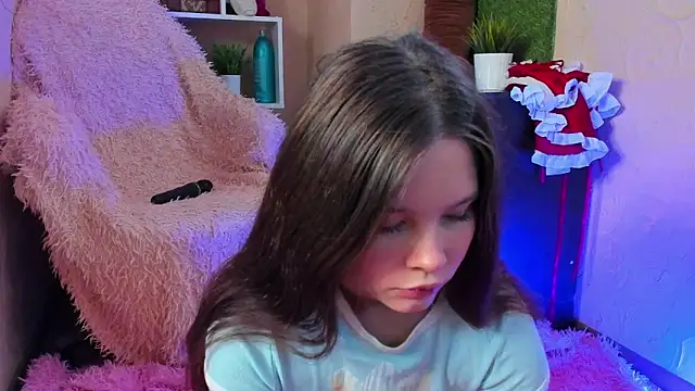 Snapshot of amelialy chatting on 11-28-25, 07:44 amelialy online show from 11-28-25, 07:44