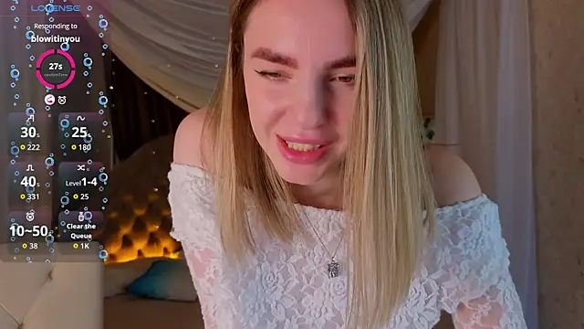 Snapshot of molly_crystal chatting on 12-17-25, 02:17 molly crystal online show from 12-17-25, 02:17