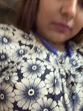 Tamil Smiley Queen online show from 01-16-26, 06:23