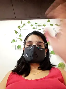 Snapshot of Sexolinaa chatting on 05-16-26, 11:42 Sexolinaa online show from 05-16-26, 11:42