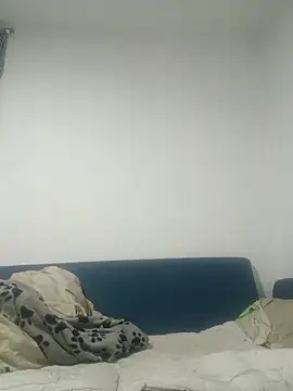 Snapshot of STUDIO-1 chatting on 12-17-25, 10:54 STUDIO-1 online show from 12-17-25, 10:54