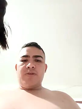 Snapshot of culona2417 chatting on 12-13-25, 11:32 culona2417 online show from 12-13-25, 11:32