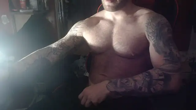 Snapshot of kiltedbody chatting on 12-16-25, 04:01 kiltedbody online show from 12-16-25, 04:01