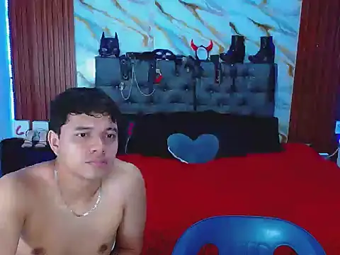 Meryandcris online show from 12-16-25, 06:29