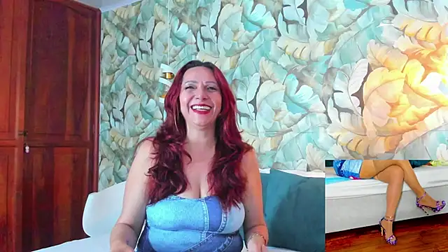 Snapshot of Madame_Angelic_1 chatting on 06-24-26, 04:22 Madame Angelic 1 online show from 06-24-26, 04:22
