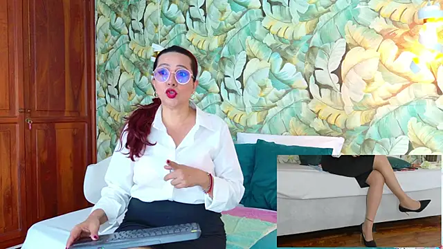 Snapshot of Madame_Angelic_1 chatting on 07-10-26, 03:55 Madame Angelic 1 online show from 07-10-26, 03:55