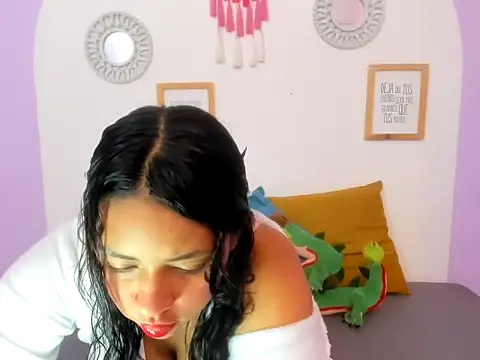 Snapshot of IrisMayer chatting on 11-26-25, 08:21 IrisMayer online show from 11-26-25, 08:21