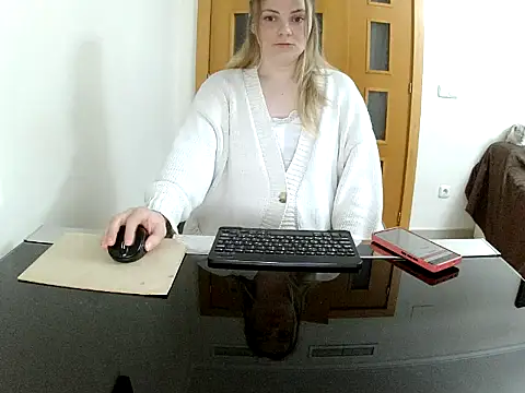 Adelyxveex online show from 11-29-25, 11:19