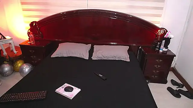 jacko Charlotte online show from 12-15-25, 08:35