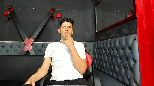 Erick white online show from 12-16-25, 02:44