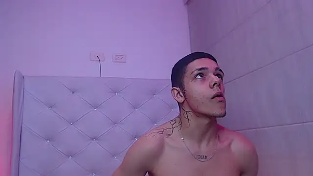 Noah and kim69 online show from 12-01-25, 05:45