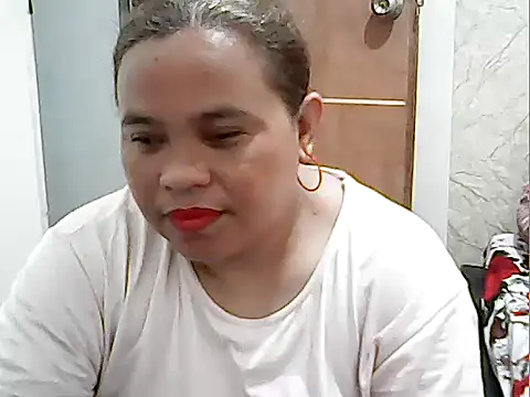 Snapshot of cutechubby chatting on 06-17-26, 10:32 cutechubby online show from 06-17-26, 10:32
