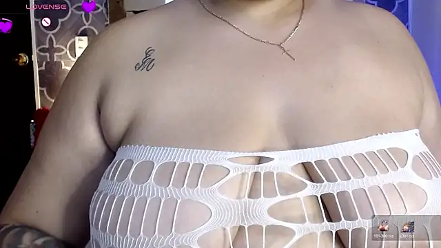 AdeleCruzz online show from 12-18-25, 10:27