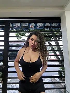 VictoriaaRose online show from 11-26-25, 10:33