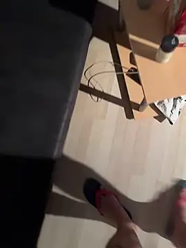 Laufla online show from 12-21-25, 10:17