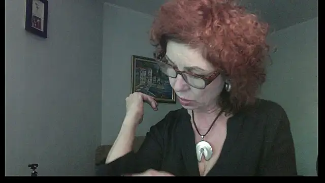 Snapshot of Kelly_Flurr chatting on 05-25-26, 02:01 Kelly Flurr online show from 05-25-26, 02:01