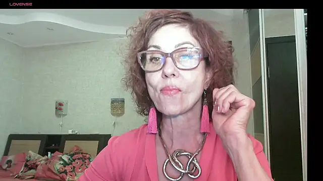 Snapshot of Kelly_Flurr chatting on 07-17-26, 06:35 Kelly Flurr online show from 07-17-26, 06:35