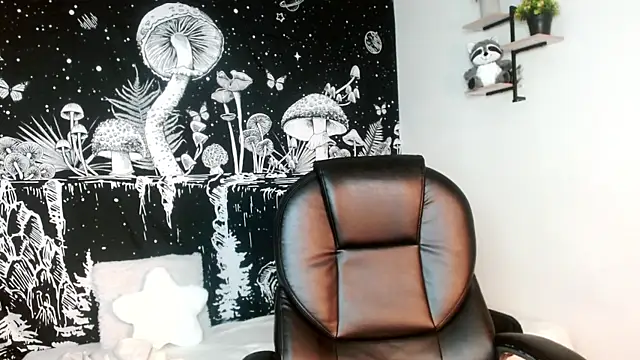Snapshot of Michaelkoiv chatting on 07-13-26, 11:35 Michaelkoiv online show from 07-13-26, 11:35