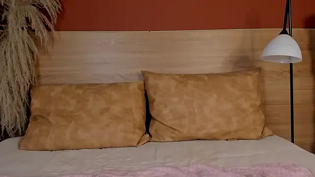 luna cute   online show from 01-10-26, 12:40