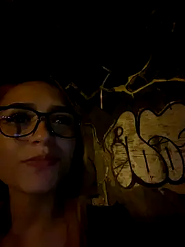 Snapshot of dania_val chatting on 11-26-25, 03:29 dania val online show from 11-26-25, 03:29