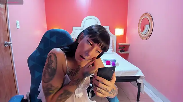 nora temptress online show from 12-20-25, 09:00