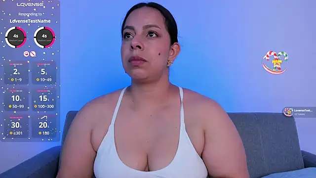 Snapshot of jimena_chic1 chatting on 06-21-26, 04:31 jimena chic1 online show from 06-21-26, 04:31