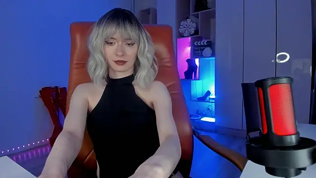 Snapshot of Mistress_Iris chatting on 06-23-26, 03:54 Mistress Iris online show from 06-23-26, 03:54