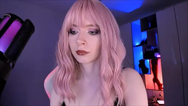 Snapshot of Mistress_Iris chatting on 07-27-26, 04:36 Mistress Iris online show from 07-27-26, 04:36