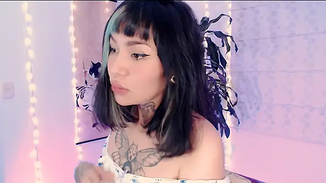 justmartina  online show from 03-26-26, 02:17