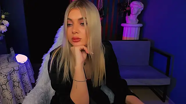 HyileyClark online show from 04-15-26, 07:58