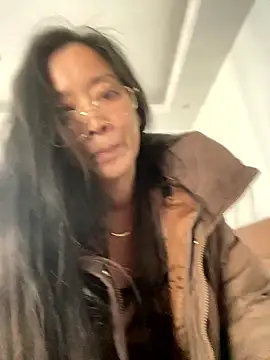 Snapshot of xiangxiang-love chatting on 01-08-26, 04:37 xiangxiang-love online show from 01-08-26, 04:37