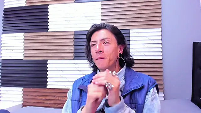 LiamShelby online show from 12-17-25, 03:12