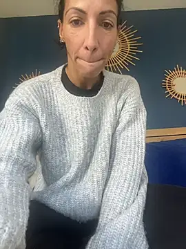 Snapshot of Soniaxxx31 chatting on 11-27-25, 12:18 Soniaxxx31 online show from 11-27-25, 12:18