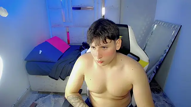 Snapshot of d_moneyy_ chatting on 12-22-25, 03:36 d moneyy online show from 12-22-25, 03:36