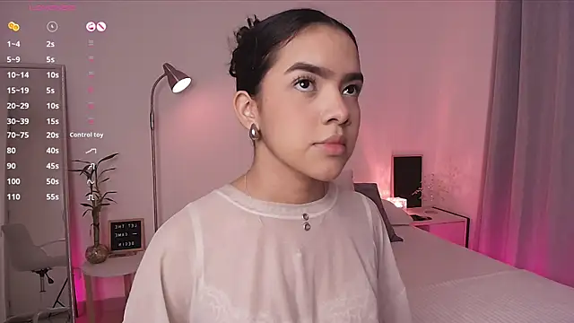 Snapshot of fluffycurls chatting on 02-15-26, 11:30 fluffycurls online show from 02-15-26, 11:30