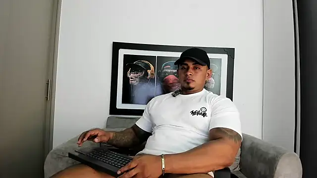 Maxkarther online show from 12-17-25, 08:04