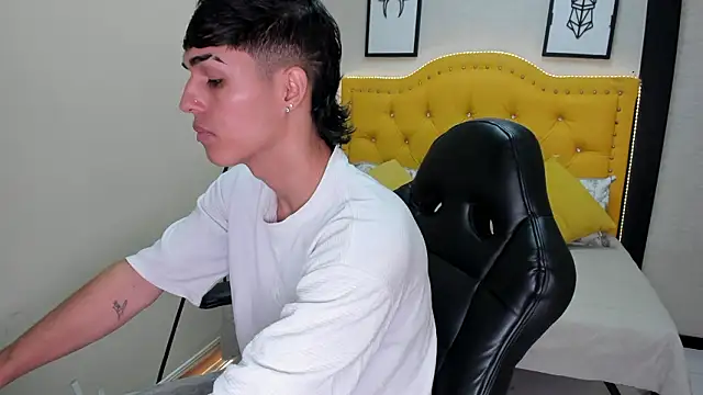 Ethan Jamees online show from 02-25-26, 07:23