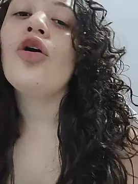 Snapshot of Alana_444 chatting on 05-20-26, 03:56 Alana 444 online show from 05-20-26, 03:56