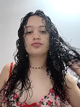 Snapshot of Alana_444 chatting on 05-28-26, 03:26 Alana 444 online show from 05-28-26, 03:26