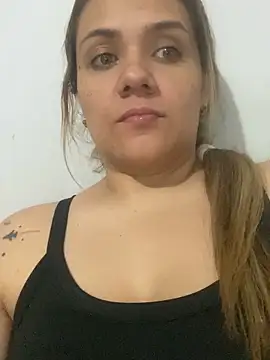 LoreinnFox online show from 04-02-26, 04:32