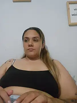 LoreinnFox online show from 05-01-26, 03:55